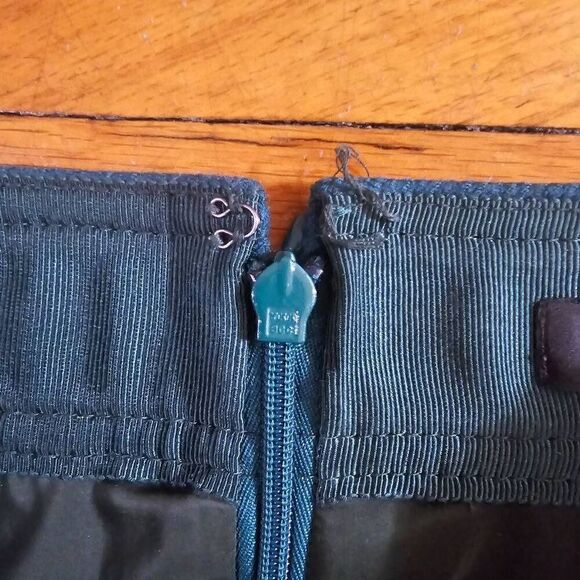 J. Crew Wool Green Chic Classic Pencil Skirt Career Office Size 2 - Picture 5 of 7